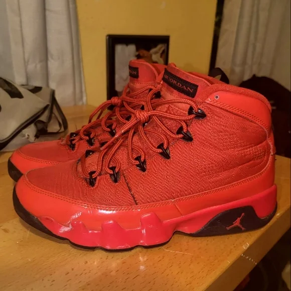 ?  Chile Red Air Jordan 9 Retro, Size 8.5 Air Jordan 9 Retro  main image 4